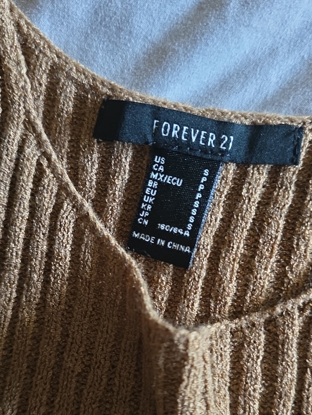 Knit Ribbed Crop Top - Picture 2 of 3